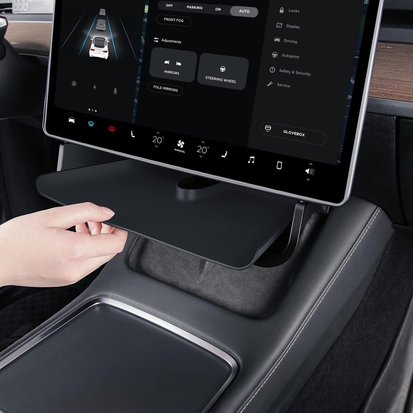 Hólf undir skjá Model Y